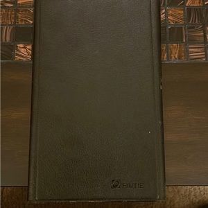 7 inch Tablet case. This comes with a built in keyboard